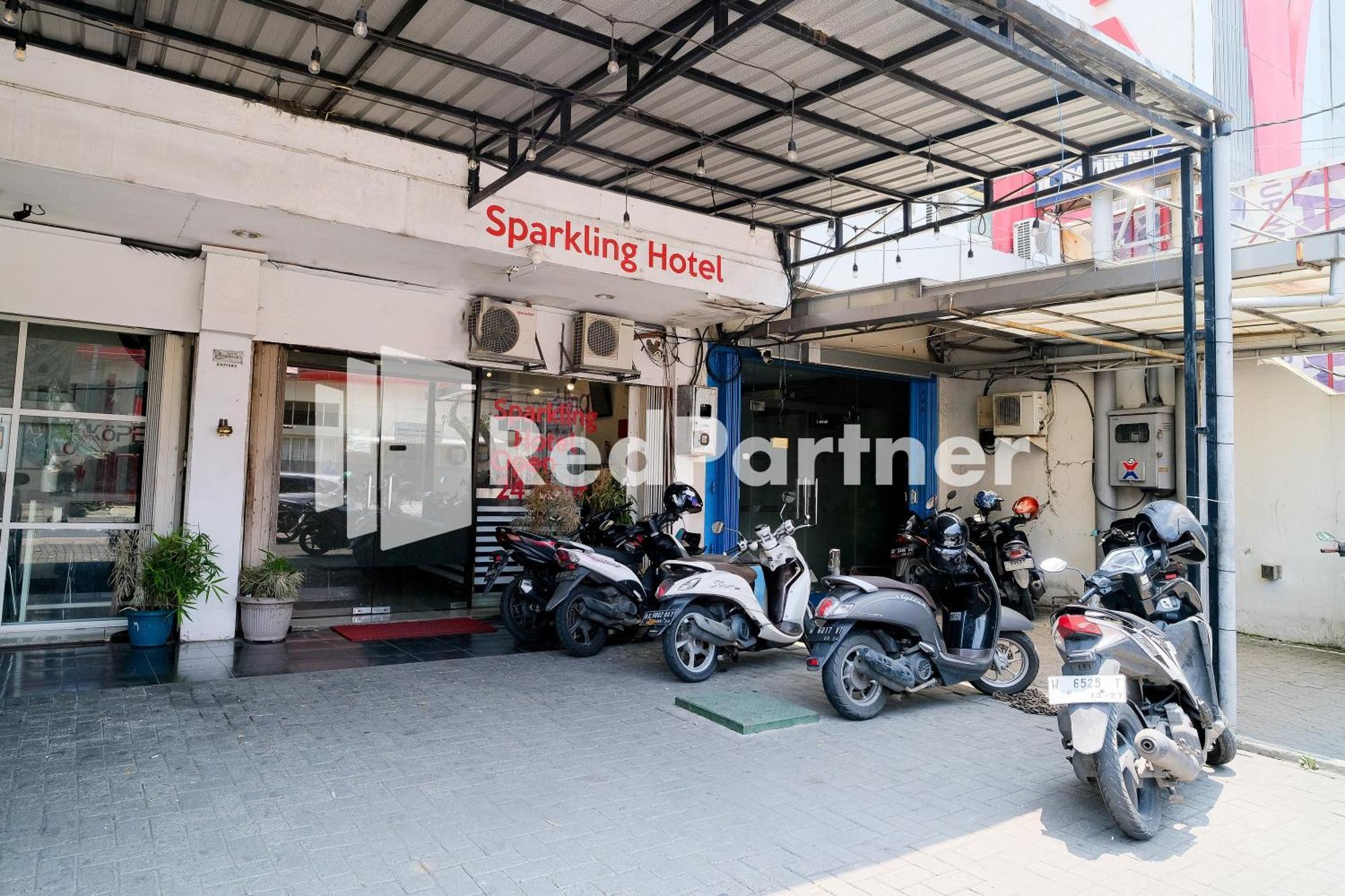 Reddoorz At Sparkling Hotel Surabaya Bagian luar foto