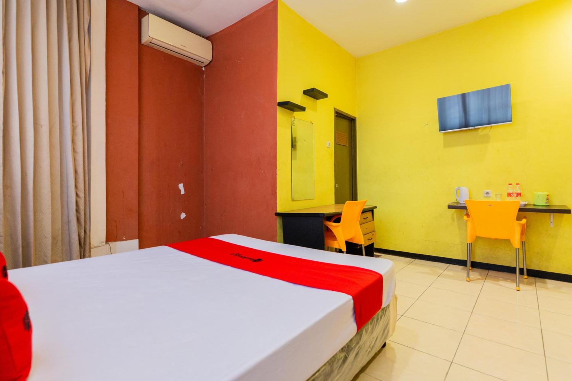 Reddoorz At Sparkling Hotel Surabaya Bagian luar foto
